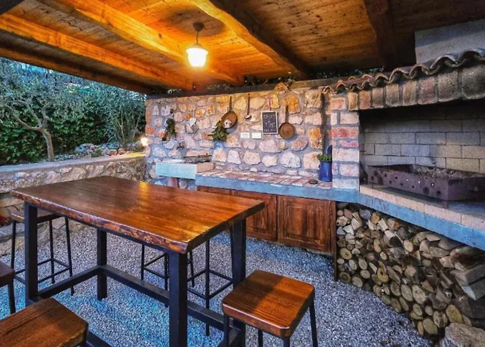 Villa Bella With Pool By Guide *