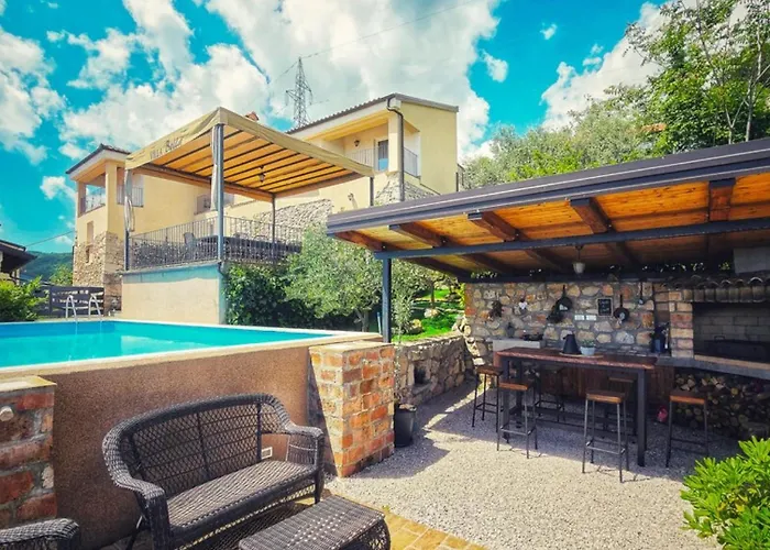 Villa Bella With Pool By Guide Sveti Anton (Krk)
