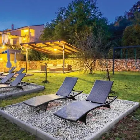 Villa Bella With Pool By Guide *